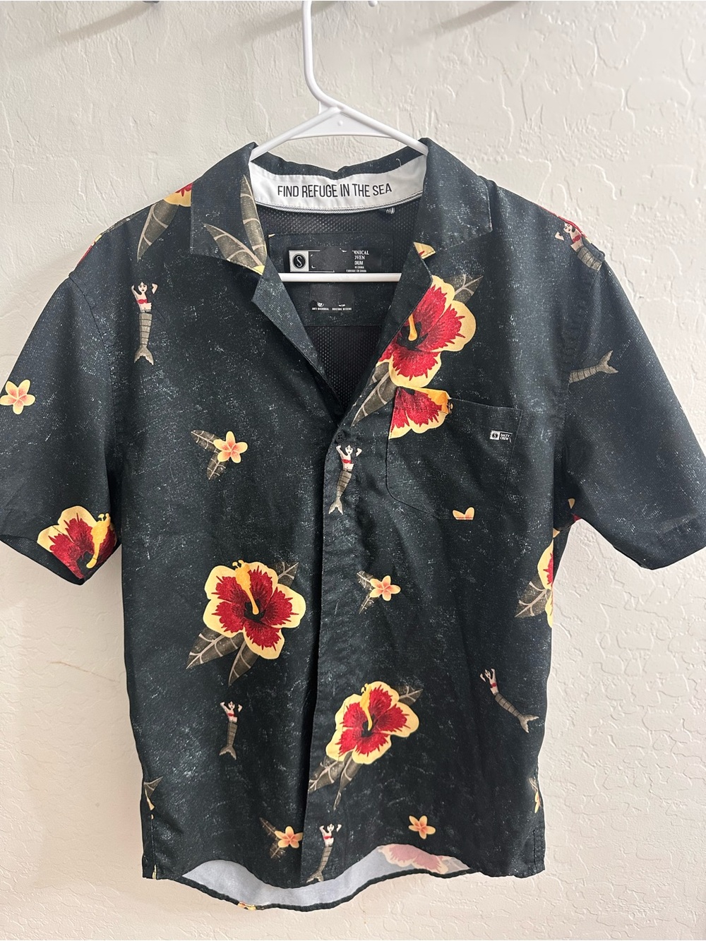 Salty Crew Black Short-Sleeve Floral Button-Down Shirt